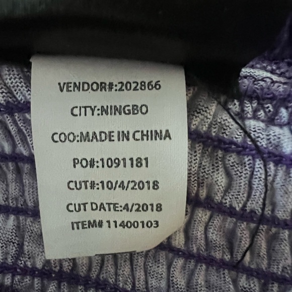 Hot Topic Her Universe Destination Disney Little Mermaid Ariel Smocked Shell Top - Picture 9 of 9